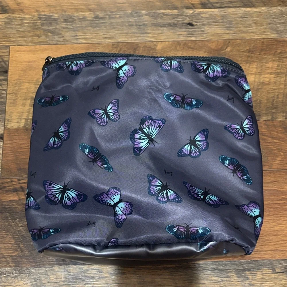 Lug Dolly cosmetic case‎ in the Butterfly Grey pattern